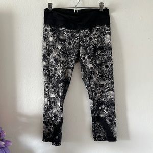Lululemon crop size 6 floral print